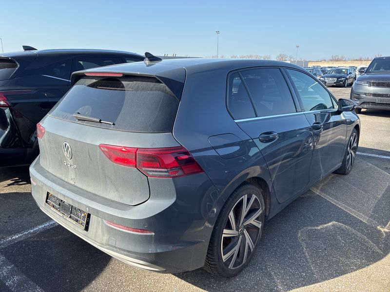 Volkswagen Golf VIII 2.0 TSI Style 2022 – снимка 5