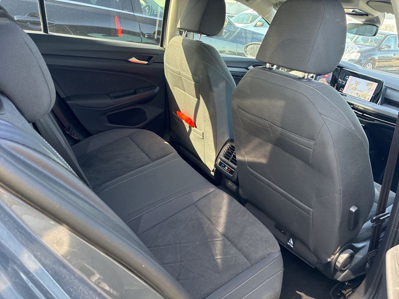 Volkswagen Golf VIII 2.0 TSI Style 2022 – снимка 14