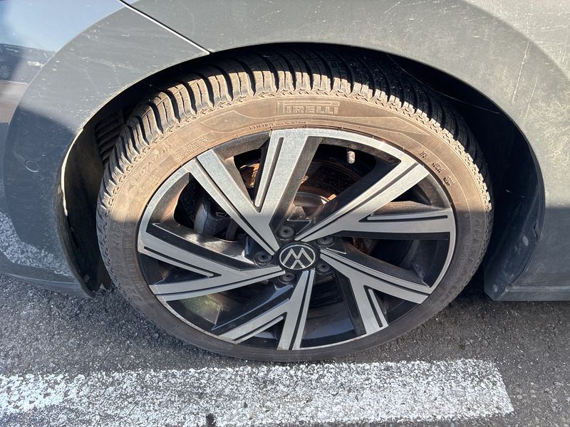 Volkswagen Golf VIII 2.0 TSI Style 2022 – снимка 22