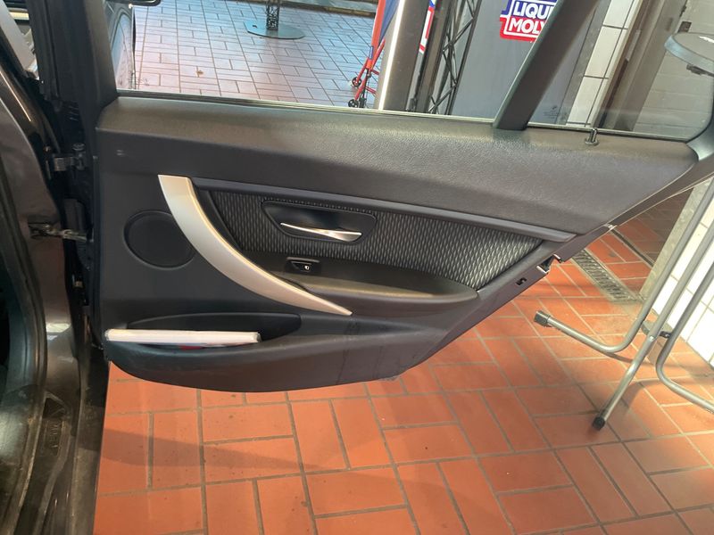 BMW 3er 320d 2015 – снимка 36
