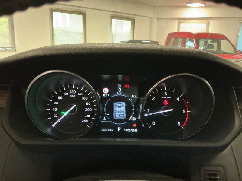 Land Rover Discovery 5 2.0 TD Sd4 SD4 HSE 2017 – снимка 18