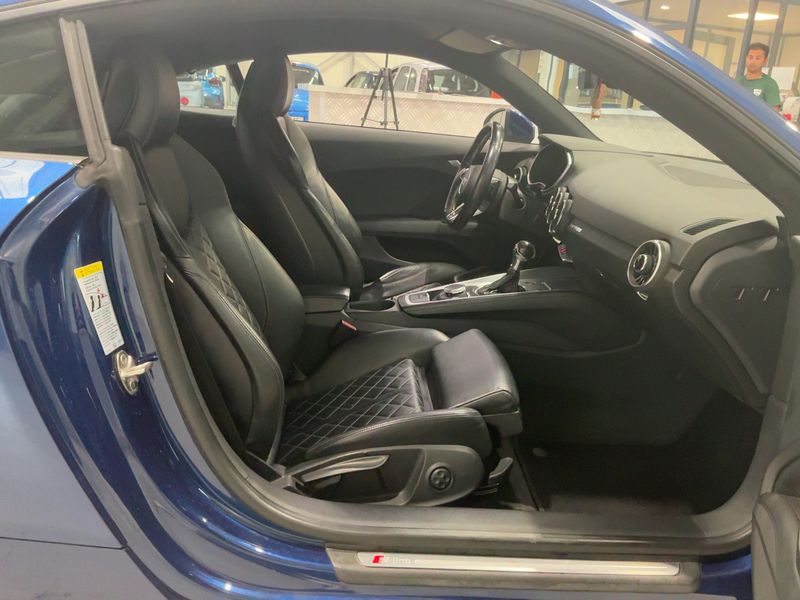 Audi TT 2.0 TFSI quattro S line 2016 – снимка 16