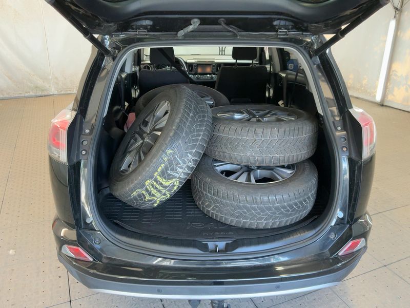 Toyota RAV 4 2.5 Hybrid Edition-S+ 2017 – снимка 16