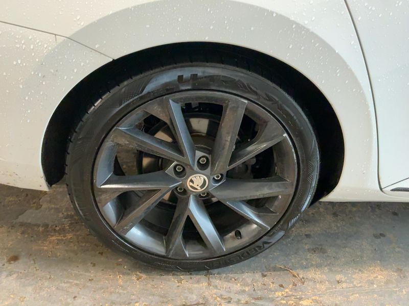 Skoda Superb 2.0 TDI SportLine 4x4 2018 – снимка 9