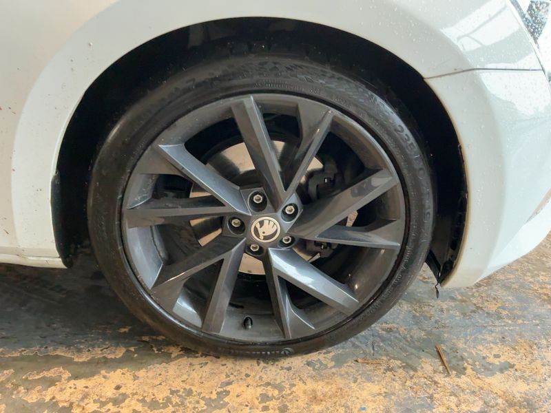 Skoda Superb 2.0 TDI SportLine 4x4 2018 – снимка 11