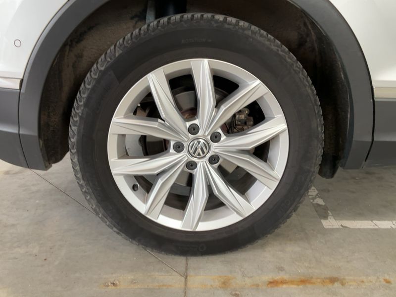 Volkswagen Tiguan 2.0 TDI Carat Exclusive BlueMotion Tech 2018 – снимка 9
