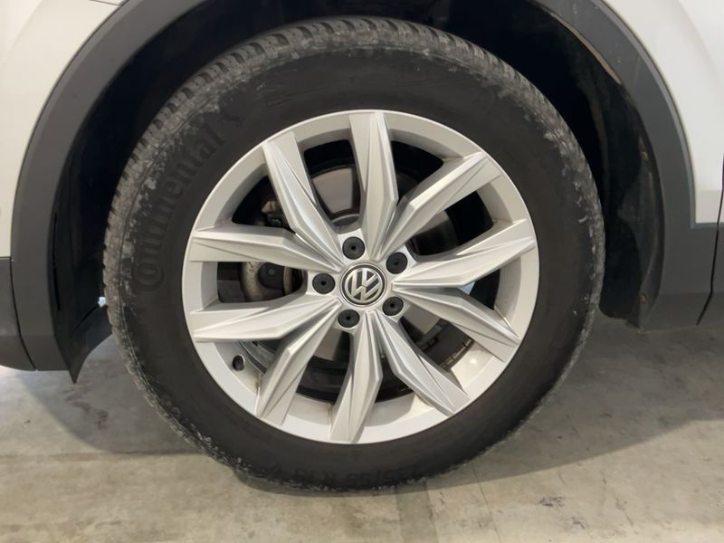 Volkswagen Tiguan 2.0 TDI Carat Exclusive BlueMotion Tech 2018 – снимка 3