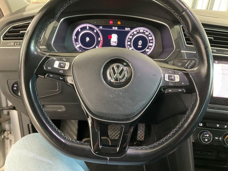 Volkswagen Tiguan 2.0 TDI Carat Exclusive BlueMotion Tech 2018 – снимка 24