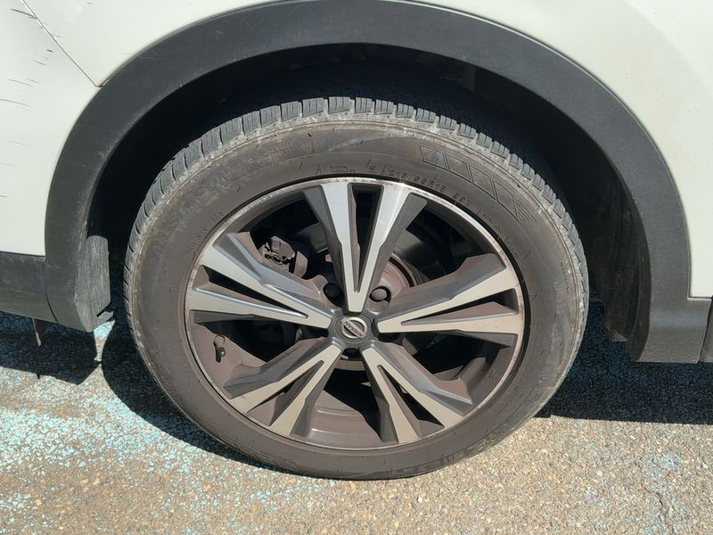 Nissan Qashqai 1.6 dCi Tekna + 2018 – снимка 3