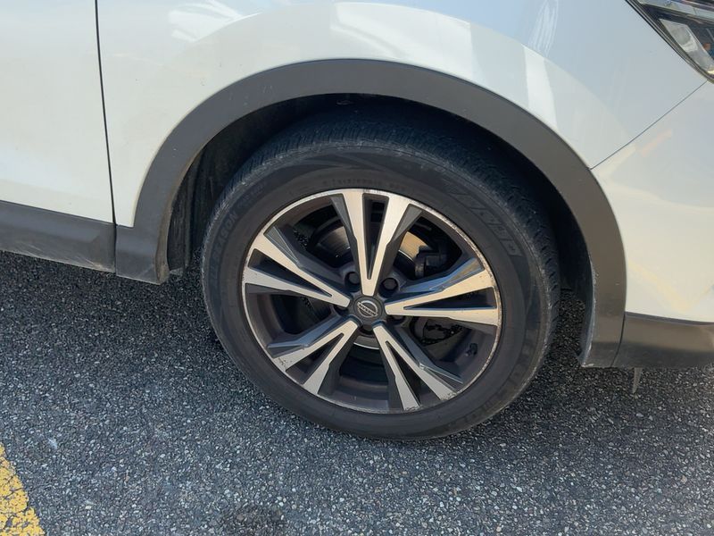 Nissan Qashqai 1.6 dCi Tekna + 2018 – снимка 11