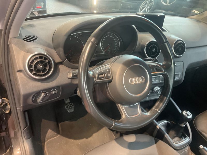 Audi A1 1.4 TDI 2015 – снимка 31
