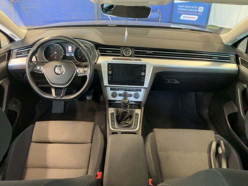 Volkswagen Passat 2.0 TDI Comfortline BlueMotion Tech 2018 – снимка 17