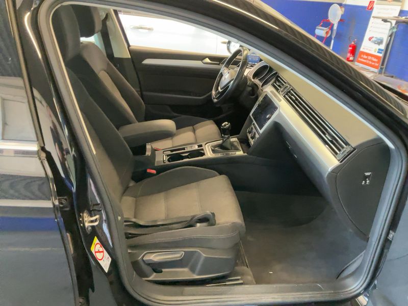 Volkswagen Passat 2.0 TDI Comfortline BlueMotion Tech 2018 – снимка 16