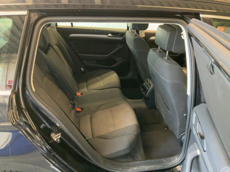 Volkswagen Passat 2.0 TDI Comfortline BlueMotion Tech 2018 – снимка 19