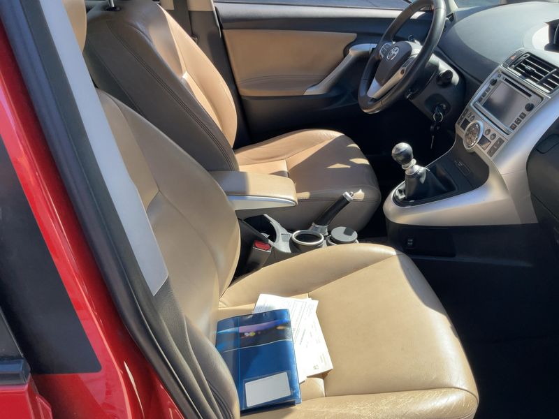 Toyota Verso 1.6 2012 – снимка 16