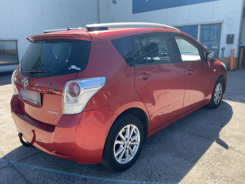 Toyota Verso 1.6 2012 – снимка 8