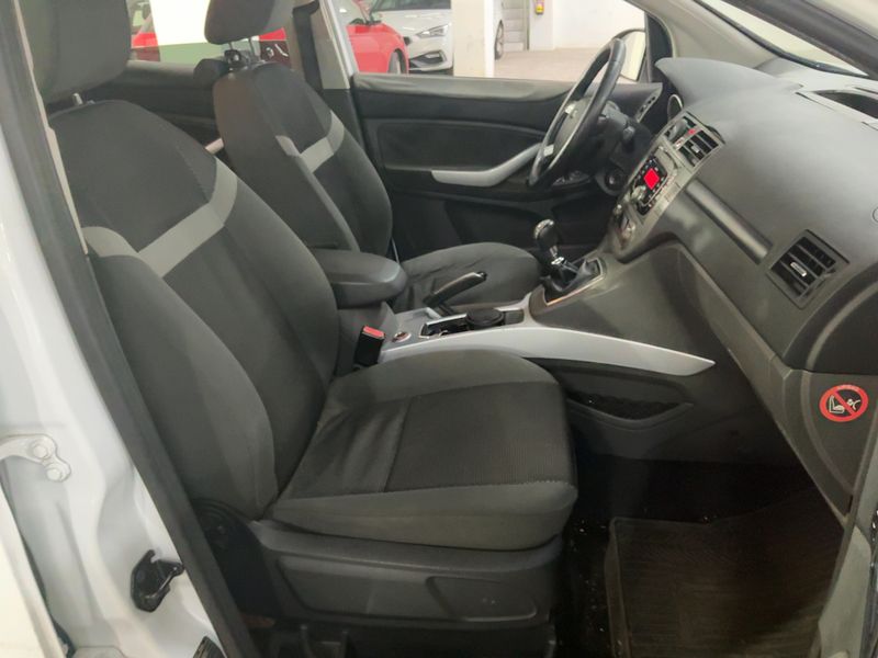 Ford Kuga 2.0 TDCi Trend 2011 – снимка 16