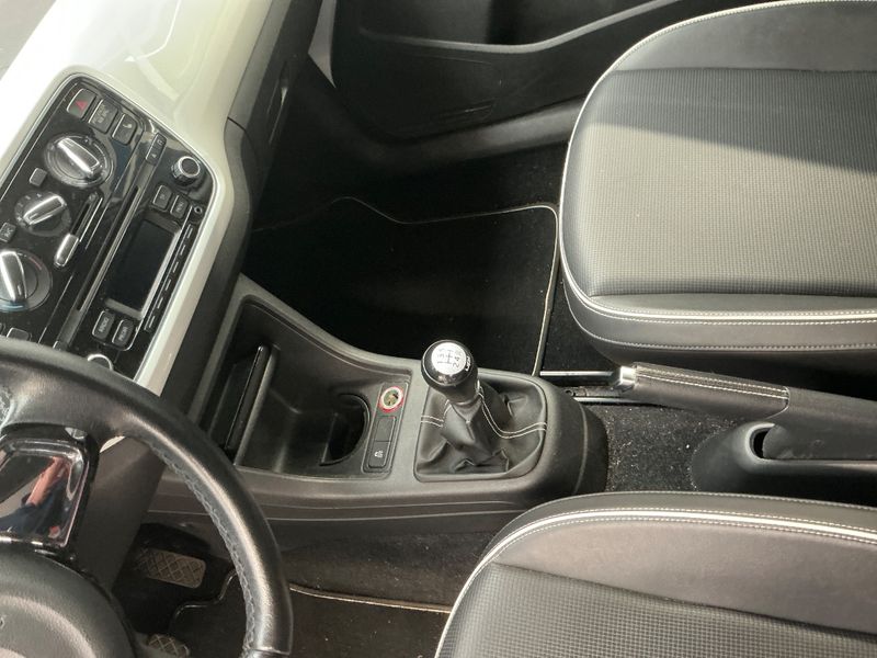Volkswagen up! 1.0 White up! 2013 – снимка 24