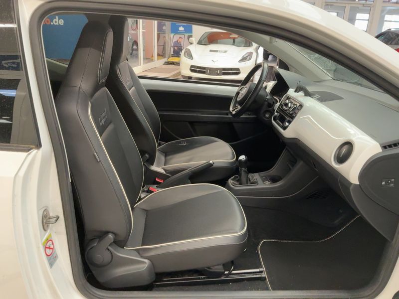 Volkswagen up! 1.0 White up! 2013 – снимка 16