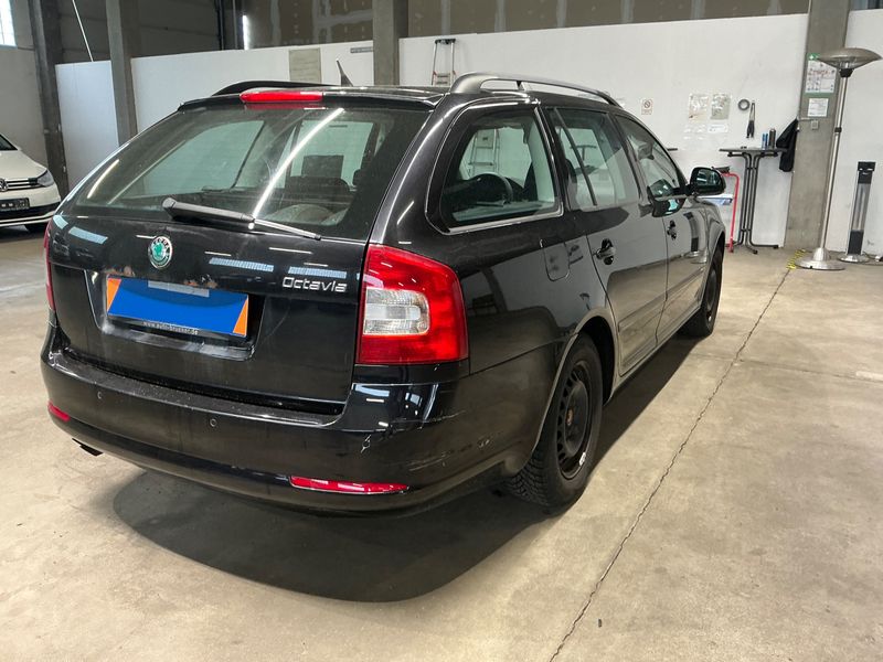 Skoda Octavia 1.4 TSI Ambiente 2011 – снимка 2