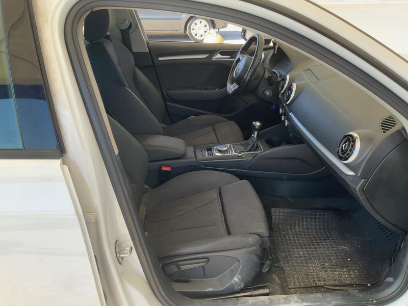 Audi A3 Sportback 1.6 TDI Ambition 2015 – снимка 16