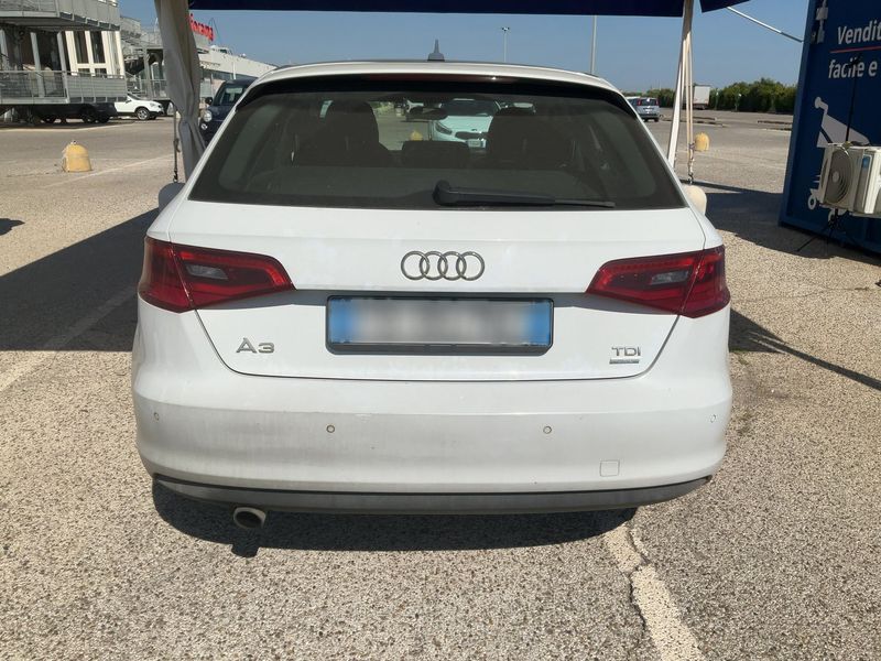 Audi A3 Sportback 1.6 TDI Ambition 2015 – снимка 7