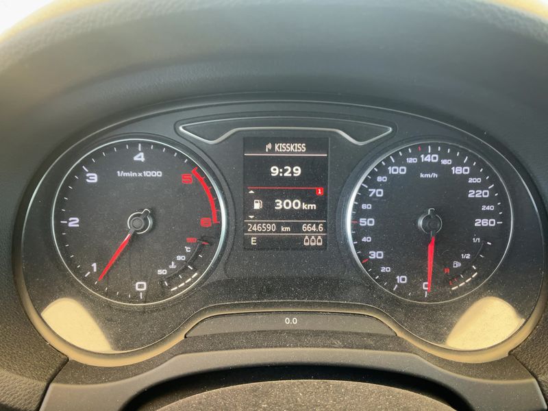 Audi A3 Sportback 1.6 TDI Ambition 2015 – снимка 18