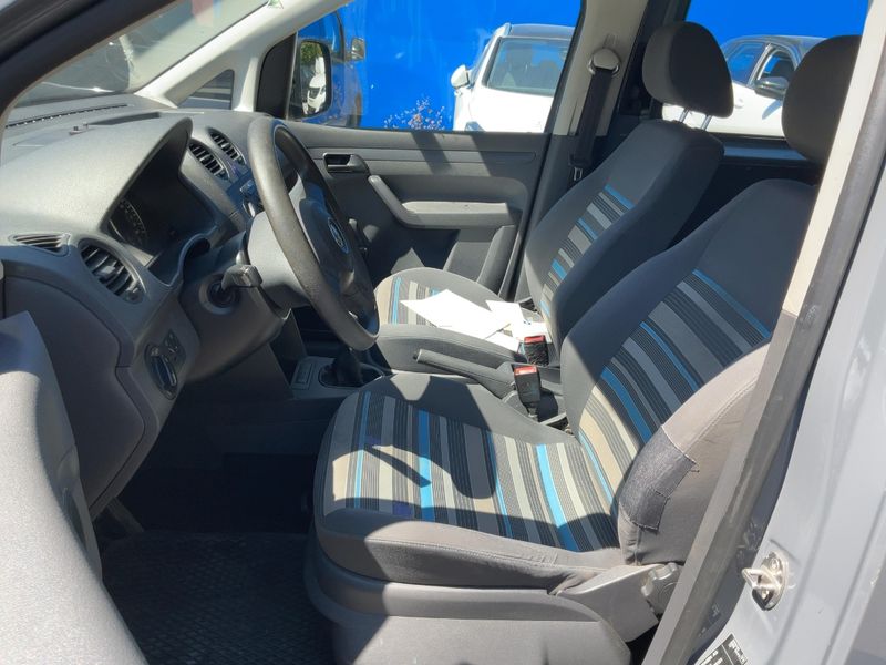 Volkswagen Caddy 1.6 TDI Maxi Startline 2013 – снимка 16