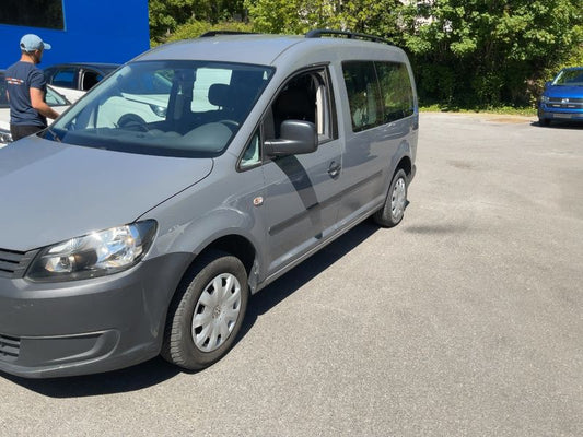Volkswagen Caddy 1.6 TDI Maxi Startline 2013 – снимка 2