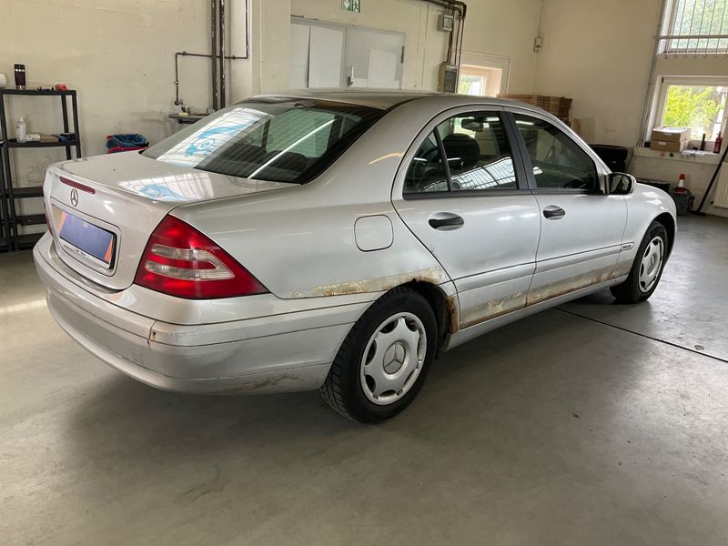 Mercedes-Benz C-Klasse C 180 Kompressor Classic 2003 – снимка 2