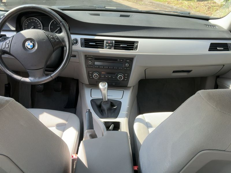 BMW 3er 316d 2011 – снимка 17
