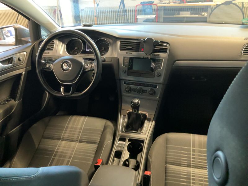 Volkswagen Golf VII 1.2 TSI Lounge BlueMotion Tech 2015 – снимка 18
