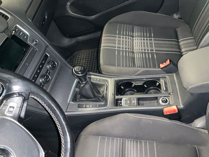 Volkswagen Golf VII 1.2 TSI Lounge BlueMotion Tech 2015 – снимка 24