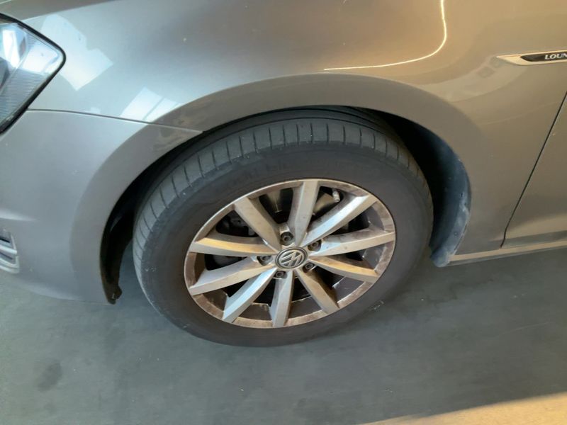 Volkswagen Golf VII 1.2 TSI Lounge BlueMotion Tech 2015 – снимка 3