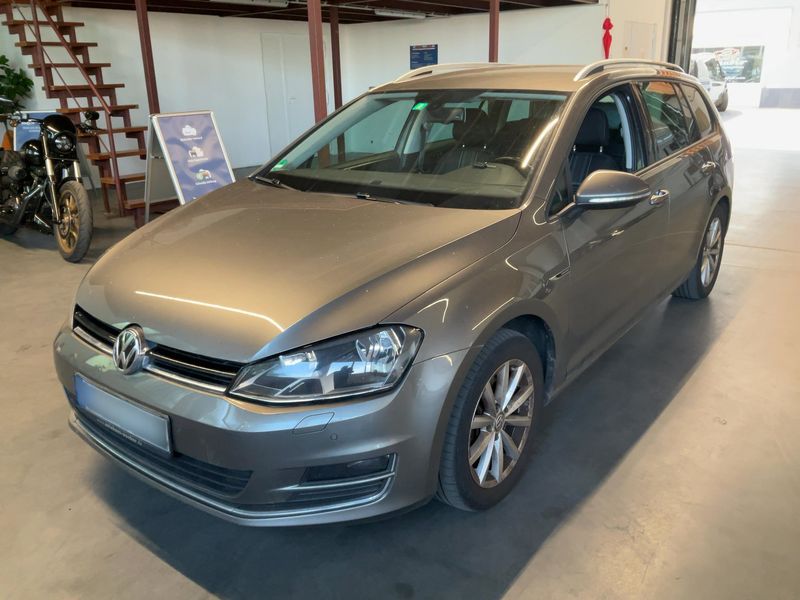 Volkswagen Golf VII 1.2 TSI Lounge BlueMotion Tech 2015 – снимка 1
