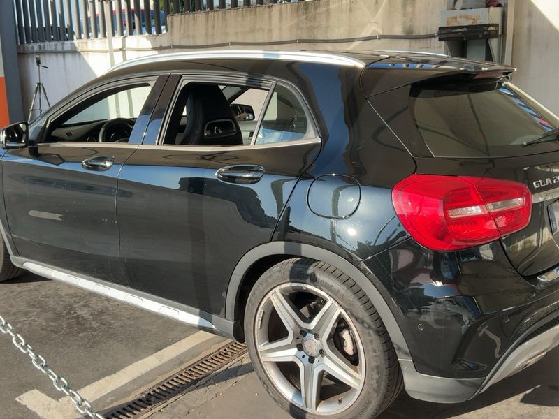 Mercedes-Benz GLA-Klasse GLA 200 d AMG Line 2015 – снимка 6