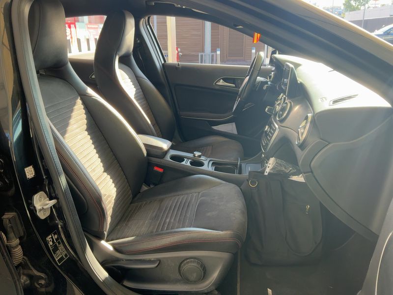 Mercedes-Benz GLA-Klasse GLA 200 d AMG Line 2015 – снимка 16