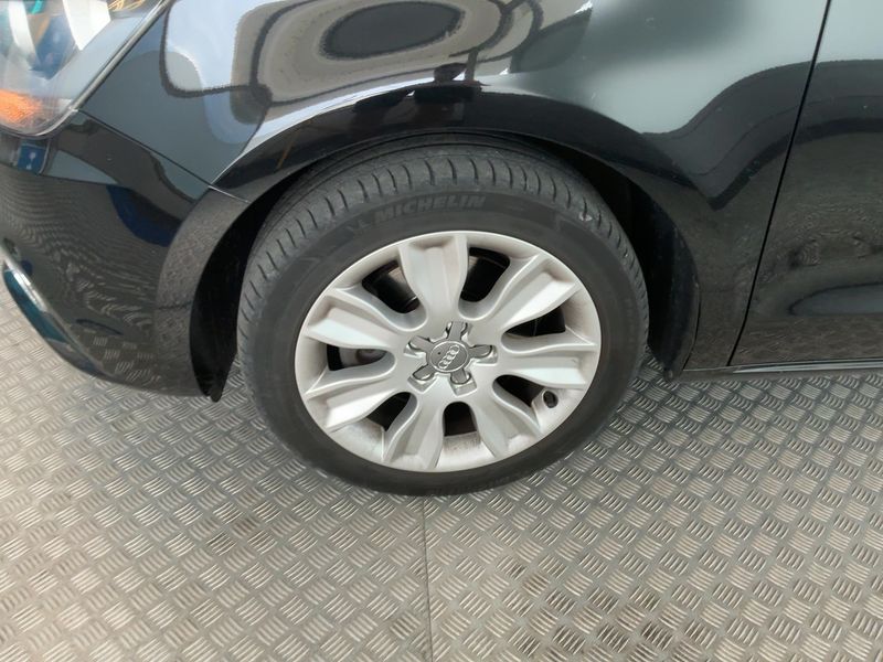 Audi A1 Sportback 1.6 TDI Ambition 2014 – снимка 3