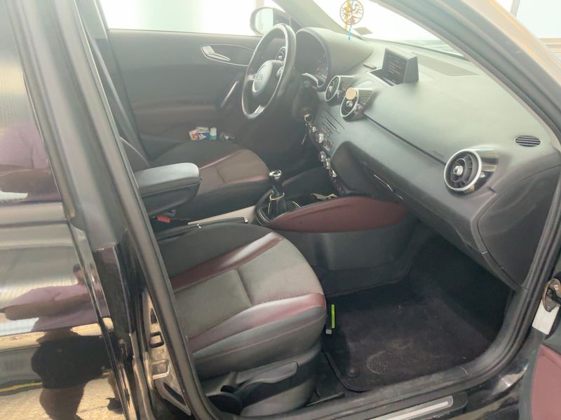 Audi A1 Sportback 1.6 TDI Ambition 2014 – снимка 16
