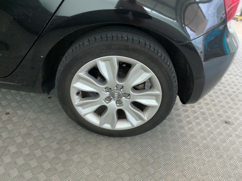 Audi A1 Sportback 1.6 TDI Ambition 2014 – снимка 5