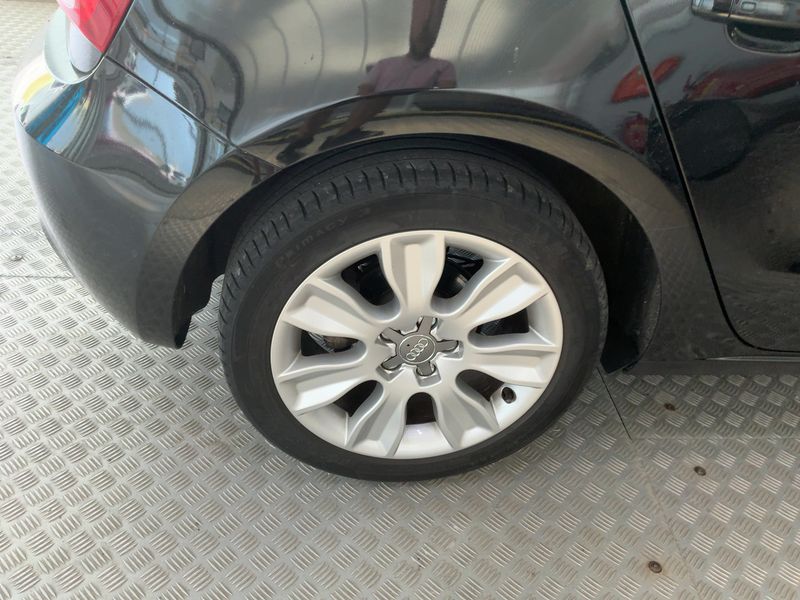 Audi A1 Sportback 1.6 TDI Ambition 2014 – снимка 9