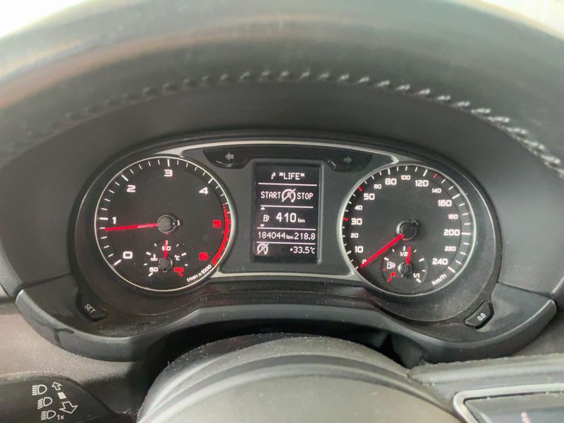 Audi A1 Sportback 1.6 TDI Ambition 2014 – снимка 18