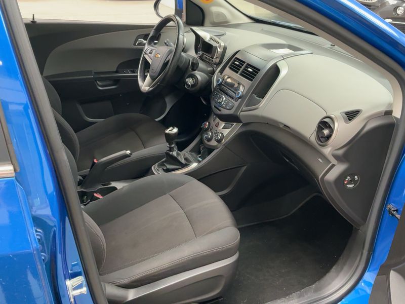 Chevrolet Aveo 1.2 LT 2011 – снимка 16