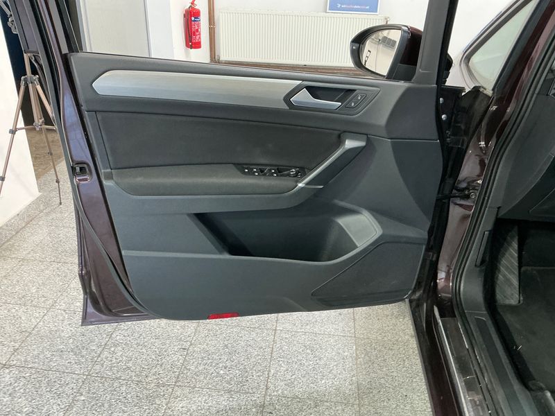 Volkswagen Touran 2.0 TDI Comfortline BlueMotion Tech 2017 – снимка 26