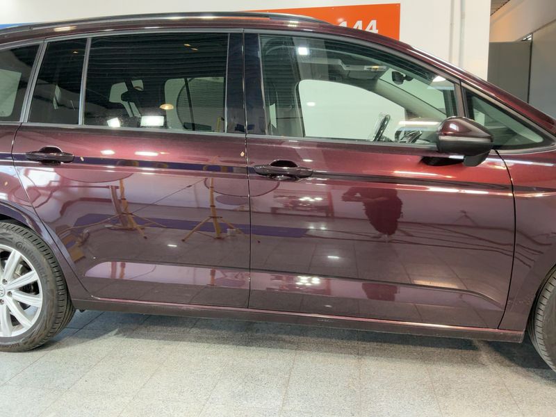 Volkswagen Touran 2.0 TDI Comfortline BlueMotion Tech 2017 – снимка 10