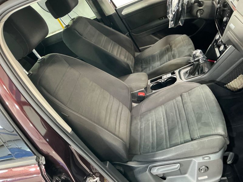 Volkswagen Touran 2.0 TDI Comfortline BlueMotion Tech 2017 – снимка 24
