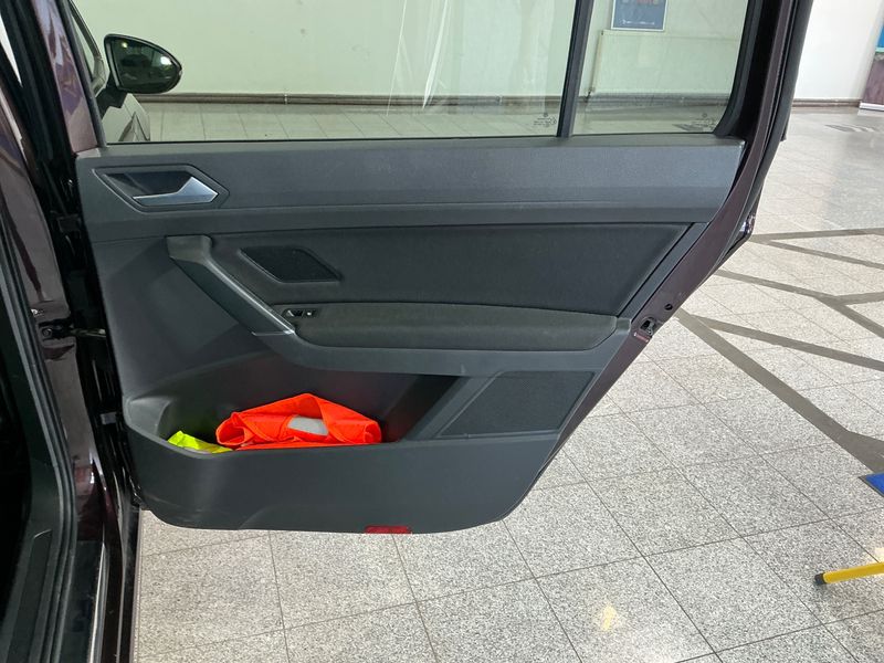 Volkswagen Touran 2.0 TDI Comfortline BlueMotion Tech 2017 – снимка 25