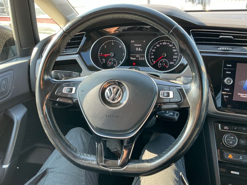 Volkswagen Touran 2.0 TDI Comfortline BlueMotion Tech 2017 – снимка 29