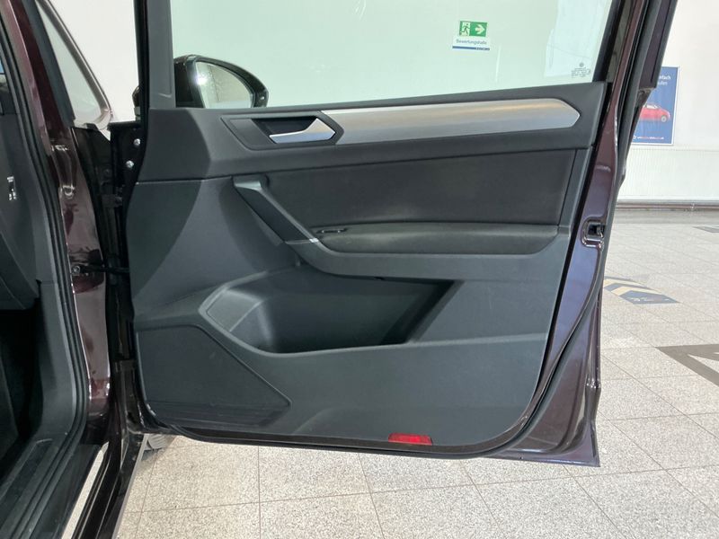 Volkswagen Touran 2.0 TDI Comfortline BlueMotion Tech 2017 – снимка 22