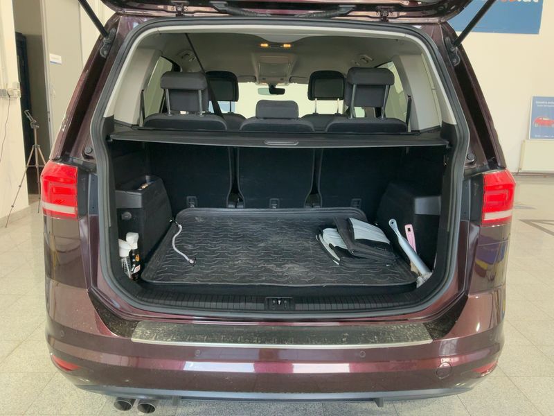 Volkswagen Touran 2.0 TDI Comfortline BlueMotion Tech 2017 – снимка 15